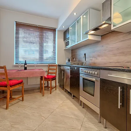 Apartment Rogalinska - Parking, Balcony&workspace - By Rentujemy *